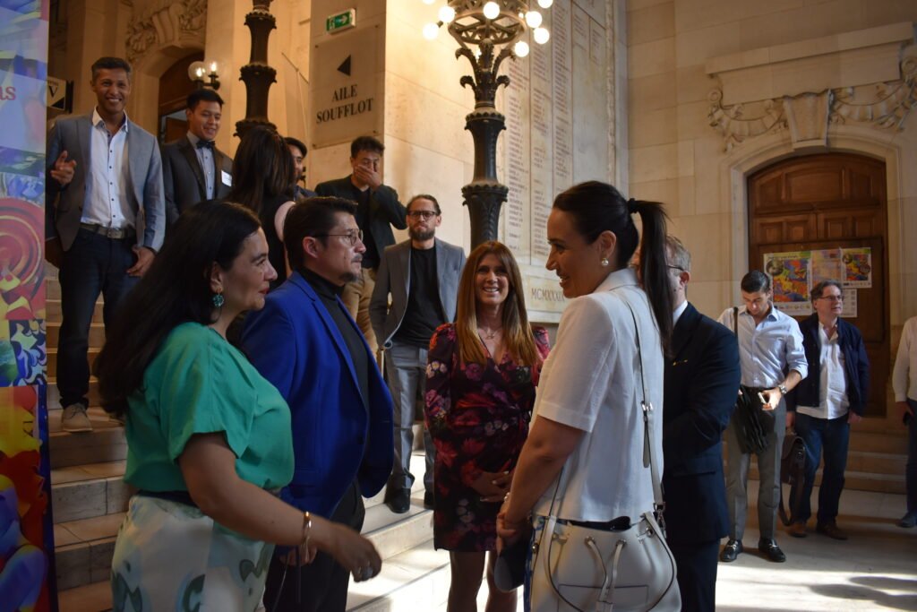 Impressionis-Vous Arte al Paso Gallery. Sorbonne