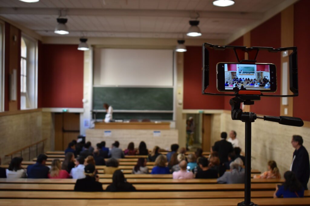 Impressionis-Vous Arte al Paso Gallery. Sorbonne