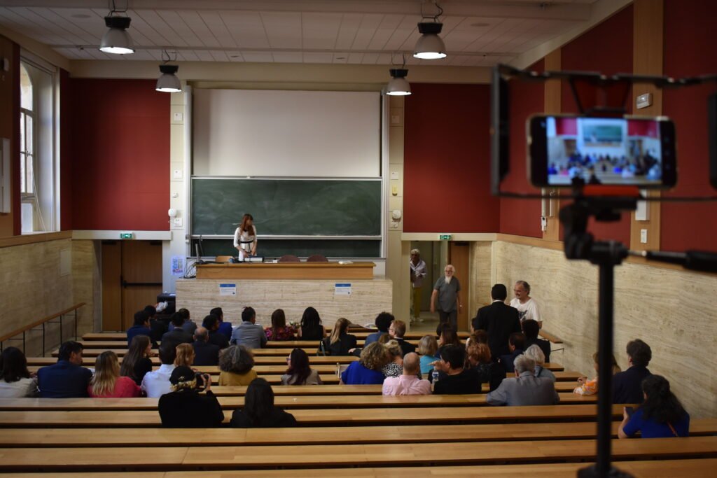 Impressionis-Vous Arte al Paso Gallery. Sorbonne