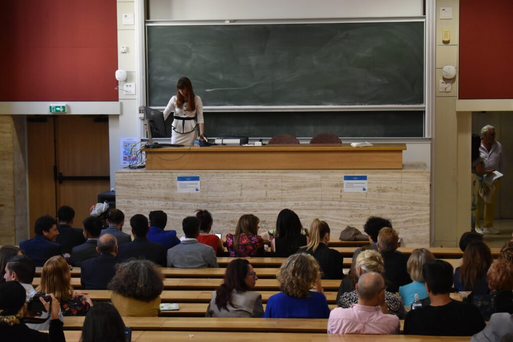 Impressionis-Vous Arte al Paso Gallery. Sorbonne