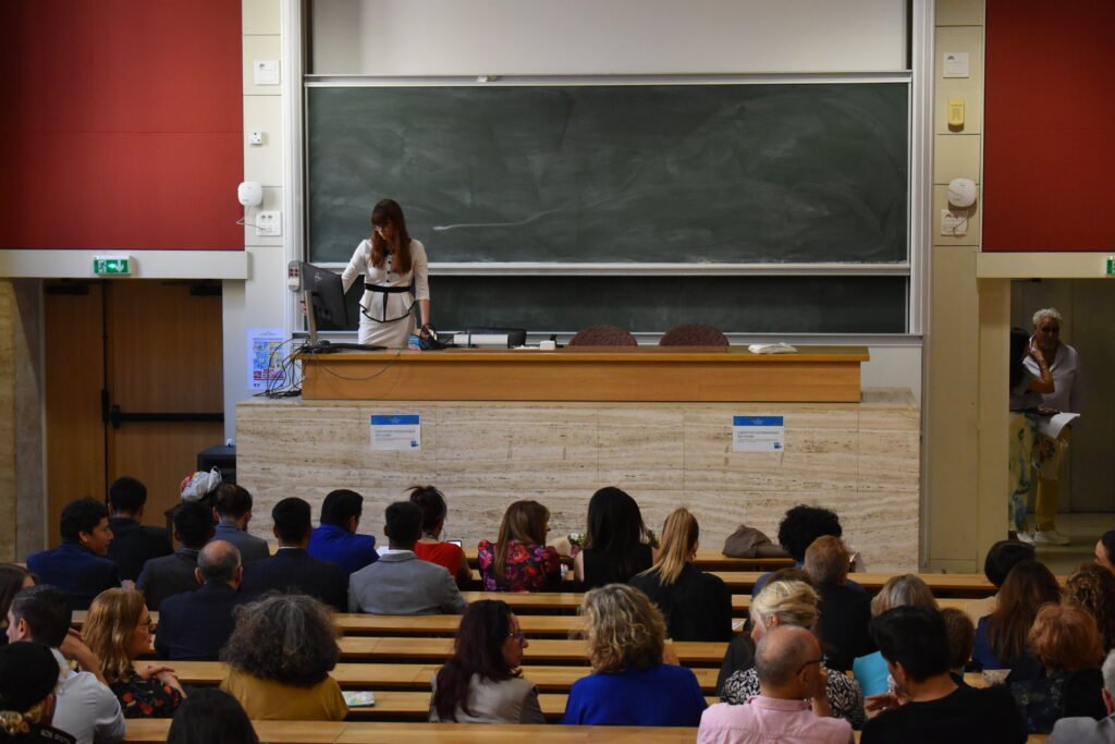 Impressionis-Vous Arte al Paso Gallery. Sorbonne