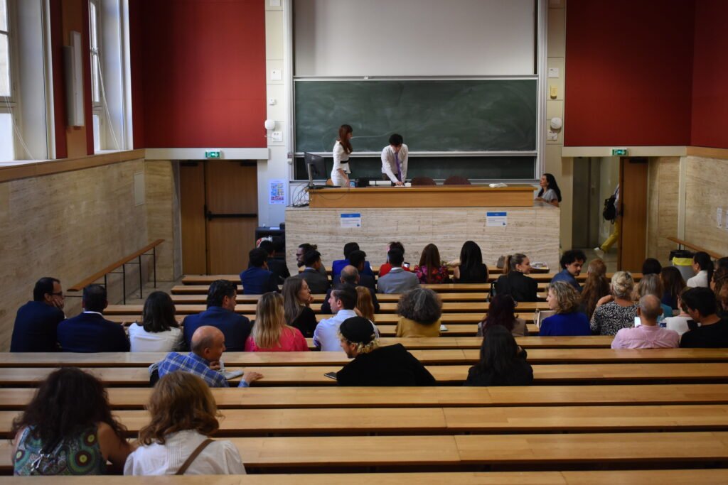 Impressionis-Vous Arte al Paso Gallery. Sorbonne