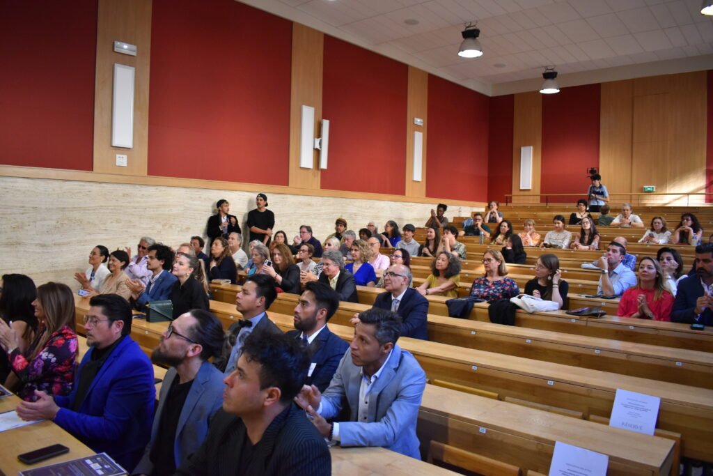 Impressionis-Vous Arte al Paso Gallery. Sorbonne